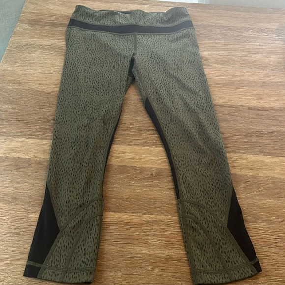 Lululemon leggings size 4 - Picture 1 of 9